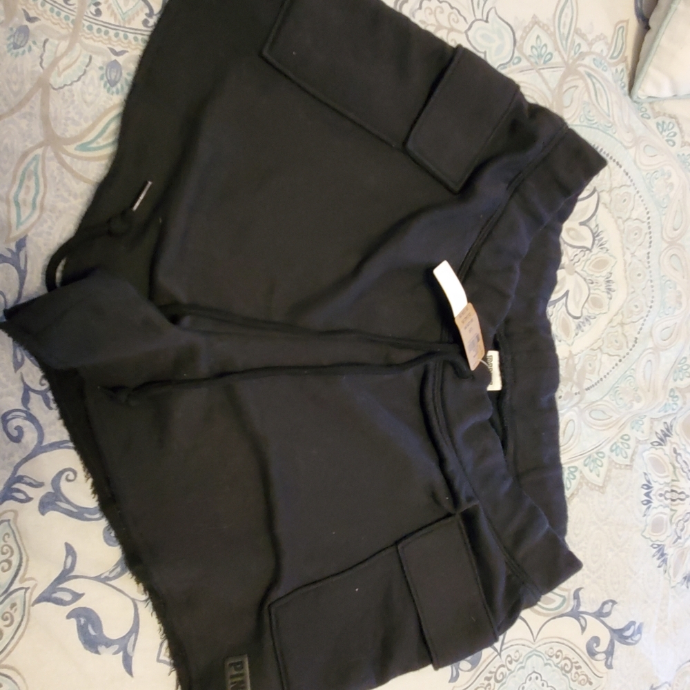 PINK VS cargo shorts large nwt